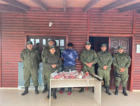 Santa Rosa: En allanamientos secuestraron 19 bolsas de cortes cárnicos, un arma de fuego y cartuchos